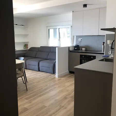 Apartment Modern Frontline *